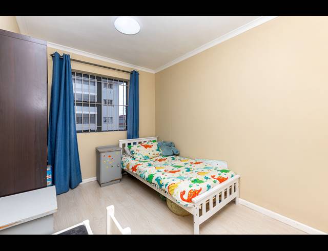 2 BEDROOM FLAT FOR SALE IN PLUMSTEAD